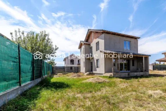 Casă nouă, parțial finalizată – Str. Constituției, Aradul Nou