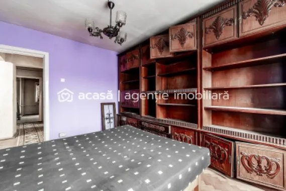 Apartament spatios in centrul orasului Chisineu Cris