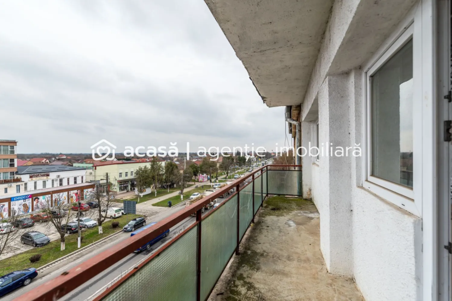 Apartament spatios in centrul orasului Chisineu Cris