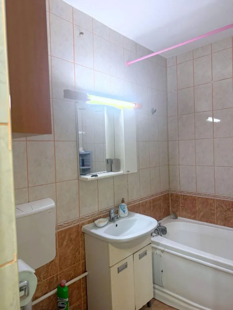 De vanzare apartament 2 camere, Mazepa 1, 64.000 Euro - Descoperă oportunitatea perfectă de a deveni proprietar în zona Mazepa 1! Îți oferim spre vânzare un apartament cochet cu 2 camere, ideal pentru familie sau pentru investiție. Imobilul este situat în apropiere de Școala nr. 28, într-o zonă vibrantă și bine conectată, ce îți oferă tot confortul de care ai nevoie. Caracteristici cheie: Compartimentare semidecomandată, ideală pentru confort și intimitate . Situat la etajul 1 dintr-un bloc solid construit în 1969, bine întreținut și curat. Amplasare excelentă, aproape de magazine, școli, transport în comun și alte facilități urbane. Disponibil pentru mutare imediată, gata să te întâmpine cu căldură și confort . Dotari - parchet laminat, usa metalica , tamplarie termopan, centrala termica, termoizolatie exterioara, bloc reabilitat termic. Preț atractiv: doar 64.000 euro Nu rata această oportunitate unică! Contactează-mă acum pentru mai multe informații sau pentru programarea unei vizionări. Telefon: 0746.252.252 – Liliana Ene, consilier imobiliar Mag Invest. Fă primul pas spre noua ta locuință! }}