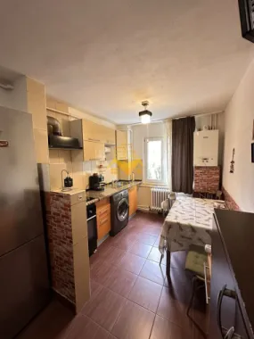 4 camere, Cartierul Manastur, Primăverii, McDonald's, Parcare