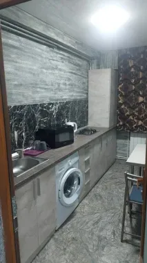 Închiriez apartament 1 cameră, Mazepa 1, bloc Salcia, parter, 300 euro