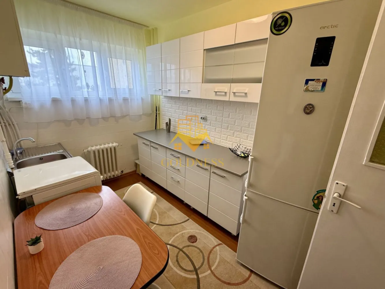 2 camere decomandate, balcon, Calea Manastur, MOL, Profi, Piata Flora