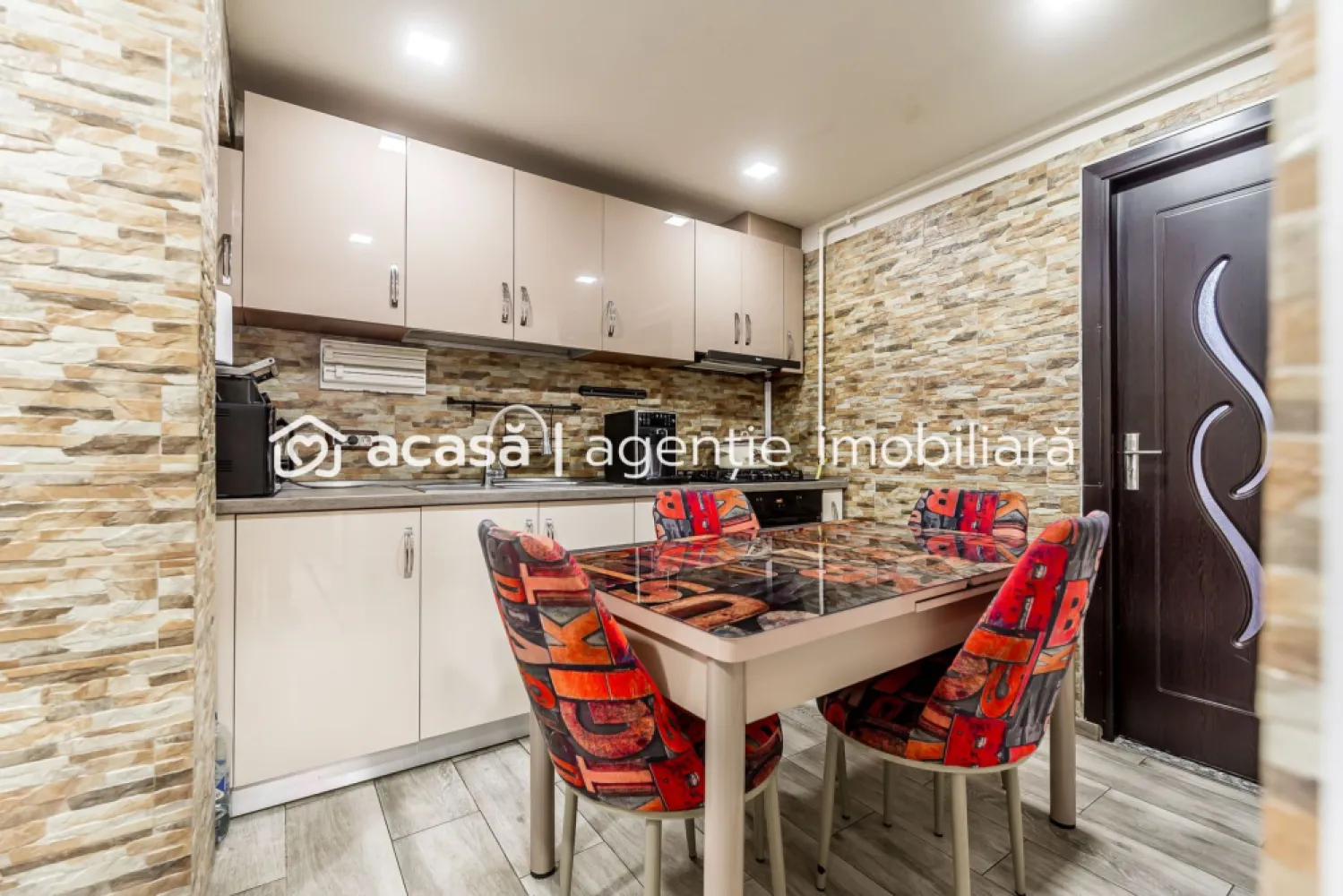 Apartament 2 camere in Parneava