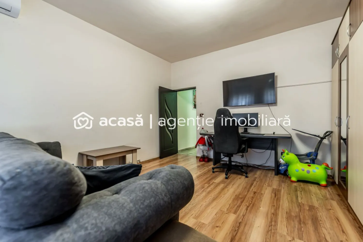 Apartament 2 camere in Parneava