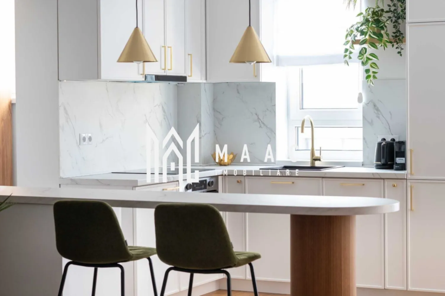 Apartament 2 camere | 78 mp I Balanta Residence - Maac Imobiliare ofera spre inchiriere apartament 2 camere mobilat si utilat in Balanta Residence Accesul se face într-un hol de acces, un living cu bucatarie open+space, camara, dormitor, baie. Compartimentare: hol, living cu bucătărie open-space, camară de depozitare, dormitor, baie. Dotări bucătărie: cuptor electric, plită, frigider, mașină de spălat vase, cuptor cu microunde și veselă completă. Aer condiționat, TV smart, spații ample de depozitare. Finisaje și mobilier premium. Incalzirea se realizeaza prin pardoseală, centrala proprie. Terasă de 12 mp. Loc de parcare în fața blocului. Prima inchiriere. Pozitionare avantajoasa: supermarket-uri lângă bloc, promenada Mall, aproape de centrul istoric. Zonă modernă, sigură și foarte bine conectată, cu o comunitate frumoasă și liniștită. Se percepe garantie in cuantumul unei chirii lunare. Pentru mai multe detalii, vă rugăm sa ne contactați, specificand ID: CP2814877 }}