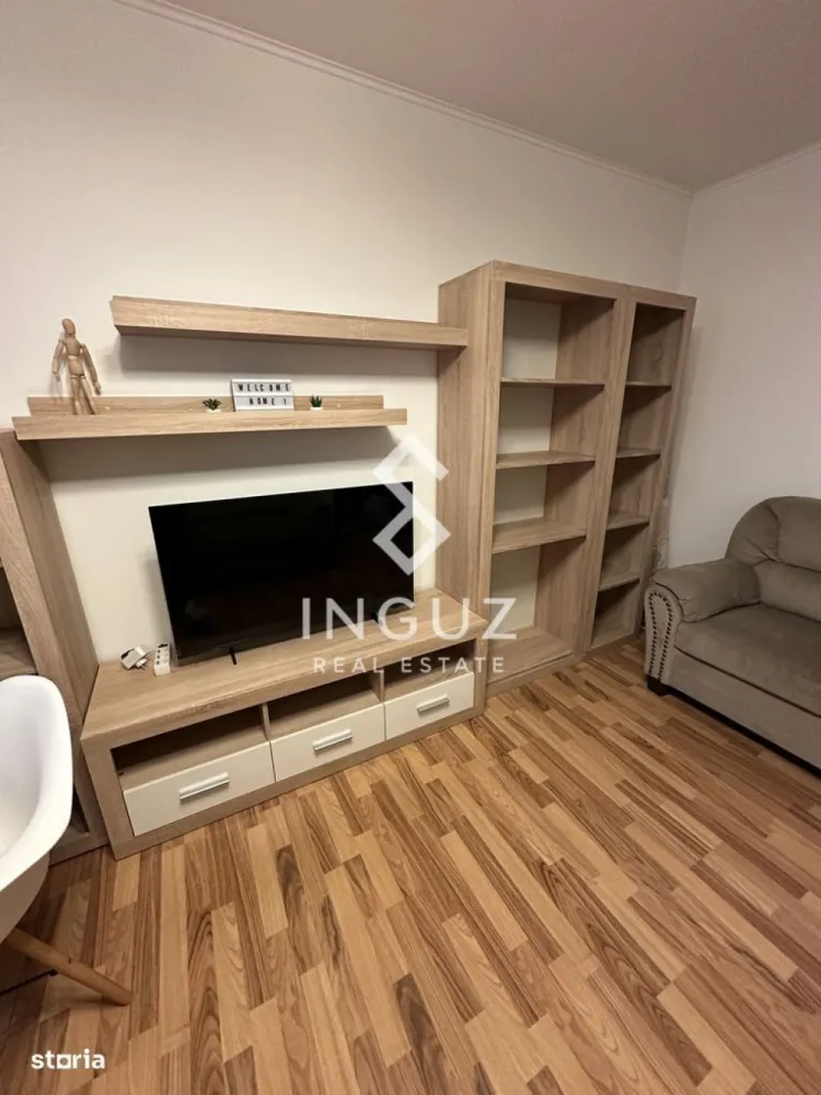 Apartament 3 camere de închiriat | Nicolae Grigorescu – Titan - Apartament 3 camere de închiriat | Nicolae Grigorescu – Titan 📍 Sector 3 – zona Titan / Nicolae Grigorescu La doar 7 minute de metrou Nicolae Grigorescu 📐 Detalii apartament: 3 camere Suprafață: 70 mp Compartimentare: decomandat Etaj: 5 / 8 Complet mobilat și utilat ⚙️ Dotări și beneficii: ✔ Aer condiționat ✔ WiFi ✔ Dressing mare pe toată lungimea holului ✔ Bucătărie complet utilată (frigider, aragaz, cuptor, mașină de spălat vase) ✔ Mașină de spălat rufe ✔ Televizoare în camere ✔ Balcon închis (extensie bucătărie) ✔ Costuri de întreținere reduse ✔ Apartament izolat (cald iarna) 📍 Localizare excelentă: 4 min – Profi 5 min – piață agroalimentară 15 min – Parcul IOR Transport: metrou, tramvai 27, autobuze 102, N111, N113, N103 Școli: 92, 112, 20 Grădinițe: 232, 241, 211 💡 Avantaje: ✔ Zonă curată și liniștită ✔ Bloc anvelopat ✔ Ideal pentru familie ✔ Acces rapid către toate punctele de interes 💰 Preț: 540 € / lună (negociabil) 💰 Garanție: 1 lună 💰 Comision: 50% 📞 +40 774 017 567 📞 +40 724 922 092 ✉️ info.inguzrealestate.com Inguz Real Estate Simplu. Rapid. Fără pierdere de timp. }}