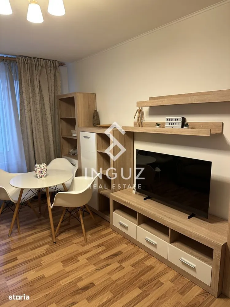 Apartament 3 camere de închiriat | Nicolae Grigorescu – Titan - Apartament 3 camere de închiriat | Nicolae Grigorescu – Titan 📍 Sector 3 – zona Titan / Nicolae Grigorescu La doar 7 minute de metrou Nicolae Grigorescu 📐 Detalii apartament: 3 camere Suprafață: 70 mp Compartimentare: decomandat Etaj: 5 / 8 Complet mobilat și utilat ⚙️ Dotări și beneficii: ✔ Aer condiționat ✔ WiFi ✔ Dressing mare pe toată lungimea holului ✔ Bucătărie complet utilată (frigider, aragaz, cuptor, mașină de spălat vase) ✔ Mașină de spălat rufe ✔ Televizoare în camere ✔ Balcon închis (extensie bucătărie) ✔ Costuri de întreținere reduse ✔ Apartament izolat (cald iarna) 📍 Localizare excelentă: 4 min – Profi 5 min – piață agroalimentară 15 min – Parcul IOR Transport: metrou, tramvai 27, autobuze 102, N111, N113, N103 Școli: 92, 112, 20 Grădinițe: 232, 241, 211 💡 Avantaje: ✔ Zonă curată și liniștită ✔ Bloc anvelopat ✔ Ideal pentru familie ✔ Acces rapid către toate punctele de interes 💰 Preț: 540 € / lună (negociabil) 💰 Garanție: 1 lună 💰 Comision: 50% 📞 +40 774 017 567 📞 +40 724 922 092 ✉️ info.inguzrealestate.com Inguz Real Estate Simplu. Rapid. Fără pierdere de timp. }}