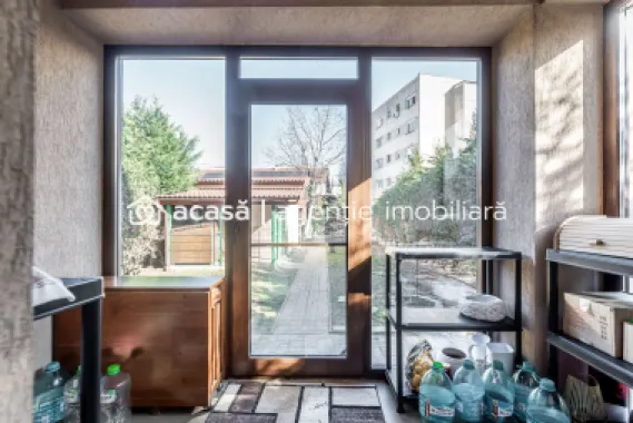 Casă SMART cu 5 camere, teren 720 mp, fotovoltaice 13 kW, Araduil Nou