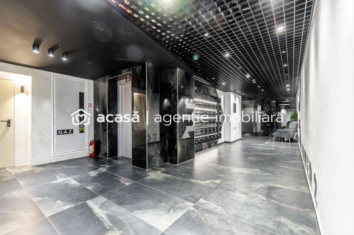 Apartament 2 camere în XCity Towers Timișoara – Parcare inclusă - 🏡 Apartament 2 camere în XCity Towers – Parcare inclusă Se oferă spre vânzare apartament modern cu 2 camere situat într-un complex rezidențial nou din Timișoara, ideal atât pentru locuit, cât și pentru investiție. Apartamentul este amplasat la etajul 1 din 11 și beneficiază de compartimentare eficientă, finisaje moderne și tehnologii actuale de confort. 📐 Detalii apartament: Suprafață utilă: 52,43 mp Compartimentare modernă și practică Etaj: 1 / 11 Apartament în construcție Apartamentul se predă finisat complet ✨ Dotări și finisaje incluse: ✔ Încălzire în pardoseală ✔ Tâmplărie aluminiu ✔ Izolație fonică performantă ✔ Ziduri duble pentru confort termic și acustic ✔ Parchet ✔ Uși interioare montate ✔ Pereți despărțitori finisați ✔ Baterii baie ✔ Obiecte sanitare complete 🚗 Beneficii suplimentare: ✔ Loc de parcare suprateran inclus în preț 🏢 Avantaje complex: Bloc nou, construit după standarde moderne Regim de înălțime P+11 Proiect rezidențial în dezvoltare, cu potențial ridicat de apreciere a valorii 💰 Preț:118.698 € + 21% TVA 📞 Pentru informații suplimentare și rezervări, nu ezitați să ne contactați. 0742267773 Andreea Szuchanszki }}