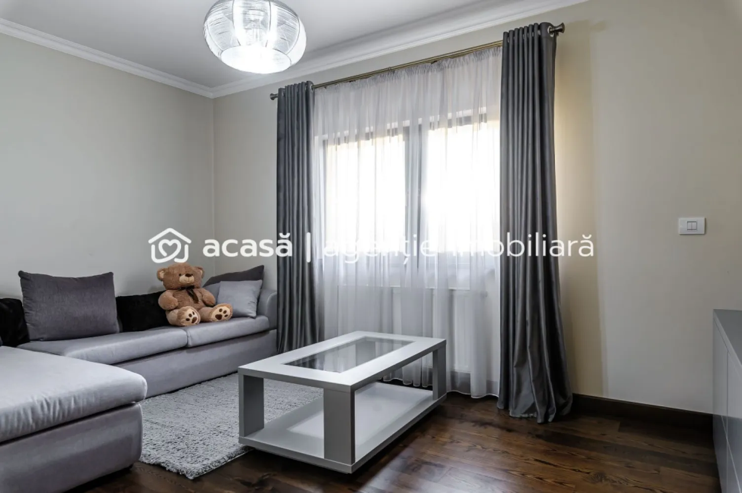 PRET NOU!!! Vilă de Lux în Grădiște