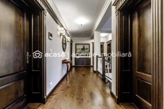 PRET NOU!!! Vilă de Lux în Grădiște