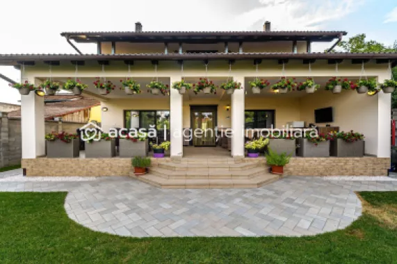 PRET NOU!!! Vilă de Lux în Grădiște