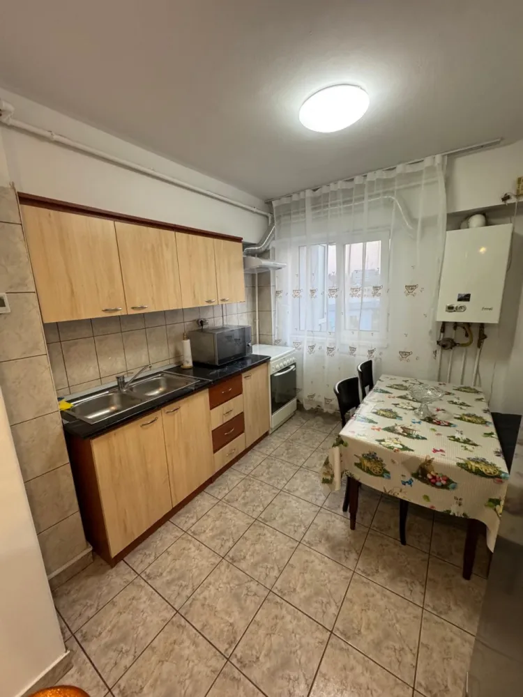 Închiriez apartament 3 camere, renovat, zona Lidl Exercițiu