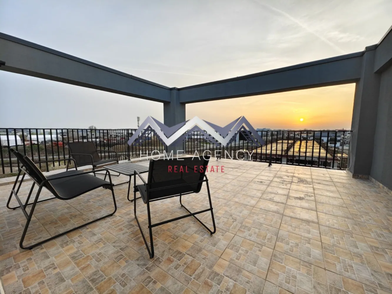 Apartament 2 camere Otopeni + terasă 30 mp | prima închiriere - Dacă visezi la un apartament luminos, spațios și perfect amplasat, tocmai l-ai găsit! Acest apartament cu 2 camere, situat într-o zonă accesibilă și bine conectată la toate punctele de interes din Otopeni este pregătit să devină noua ta casă. Cu o terasă impresionantă de 30 mp, acest spațiu oferă combinația ideală între confort, eleganță și funcționalitate. Living-ul generos, unit cu bucătăria open space și zona de luat masa, creând o atmosferă elegantă, spațioasă și primitoare, ideală atât pentru relaxare, cât și pentru momentele petrecute cu cei dragi. Ferestrele mari lasă lumina naturală să pătrundă din plin, iar orientarea Nord-Vest îți asigură lumină pe tot parcursul zilei. În plus, terasa spațioasă devine un loc perfect pentru seri relaxante, dimineți liniștite sau întâlniri cu prietenii, fiind un adevărat colț de liniște în mijlocul orașului. Apartamentul este la prima închiriere, astfel că te vei bucura de un spațiu impecabil, amenajat cu atenție la detalii și dotat cu tot ce ai nevoie pentru un stil de viață modern și confortabil. Ai la dispoziție un loc de parcare dedicat, ceea ce înseamnă că nu vei mai pierde timp căutând unde să parchezi, iar accesul către toate zonele importante ale orașului și nu numai este foarte rapid și facil. Dacă îți dorești un apartament primitor, spațios și bine poziționat, acesta este alegerea perfectă. Contactează-mă pentru mai multe detalii sau pentru a programa o vizionare!