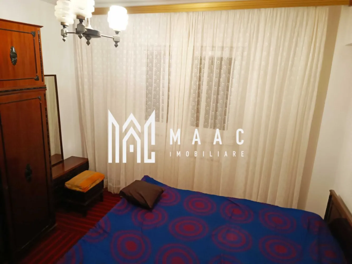 Apartament 3 camere| 2 bai | 70 mp | Balcon | Cisnadie - MAAC Imobiliare va prezinta un apartament in Cisnadie,70 mp,3 camere ,2 bai si balcon. Compartimentare: Living,2 dormitoare,bucatarie separata. Două băi. Apartamentul se preda la cheie. Dotări: centrala proprie,calorifere si geamuri termopan. Pentru mai multe detalii precizati telefonic ca ati vazut anuntul cu ID: CP2813516 }}