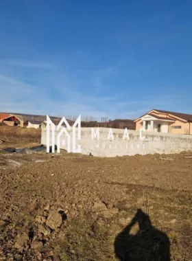 Teren 592 mp | Fundație | Autorizații la zi | Panoramă superbă-Zorabia