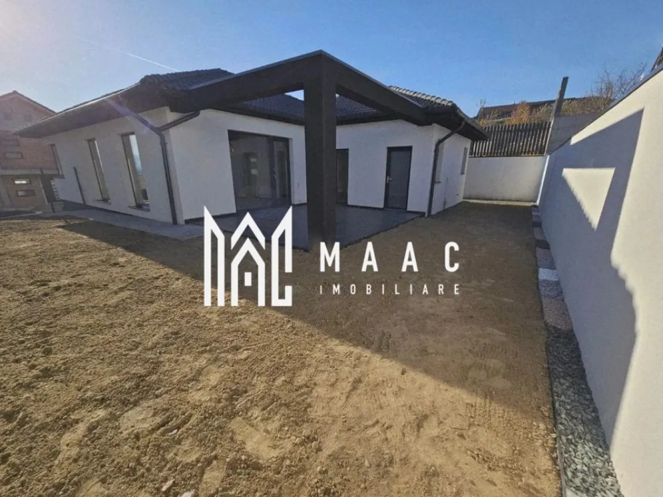 Casa individuala | 120 MPU | Sura Mare - MAAC Imobiliare vă propune spre vânzare o casă modernă, desfășurată pe un singur nivel, situată în zona Colina – Șura Mare, la mai puțin de 4 km de Sibiu, într-un cartier nou, aerisit și liniștit – alegerea ideală pentru familiile care își doresc confort, intimitate și acces rapid către oraș. Detalii proprietate: Suprafață utilă: 120 mp Terasă generoasă, perfectă pentru momente de relaxare în aer liber Curte cu zonă de barbeque Loc de parcare amenajat in fata casei Compartimentare eficientă și luminoasă: Living spațios și luminos, cu ferestre mari și acces direct către terasă Bucătărie generoasă, cu geamuri ample și priveliște deschisă 3 dormitoare confortabile, ideale pentru familie sau birou 3 băi 2 dressinguri Cameră tehnică practică Avantaje și locație: Zonă rezidențială aerisită, cu intimitate și liniște Acces rapid către oraș – doar câteva minute până în Sibiu În apropiere de stație de autobuz, centre comerciale precum Jumbo și Hornbach, restaurante, școli, grădinițe și farmacii Această proprietate oferă echilibrul perfect între confort modern, spațiu generos și liniștea unei zone rezidențiale sigure — un cămin primitor, pregătit să devină „acasă”. Pentru mai multe detalii sau pentru a programa o vizionare, va rugam specificati ID:CP2826665 }}