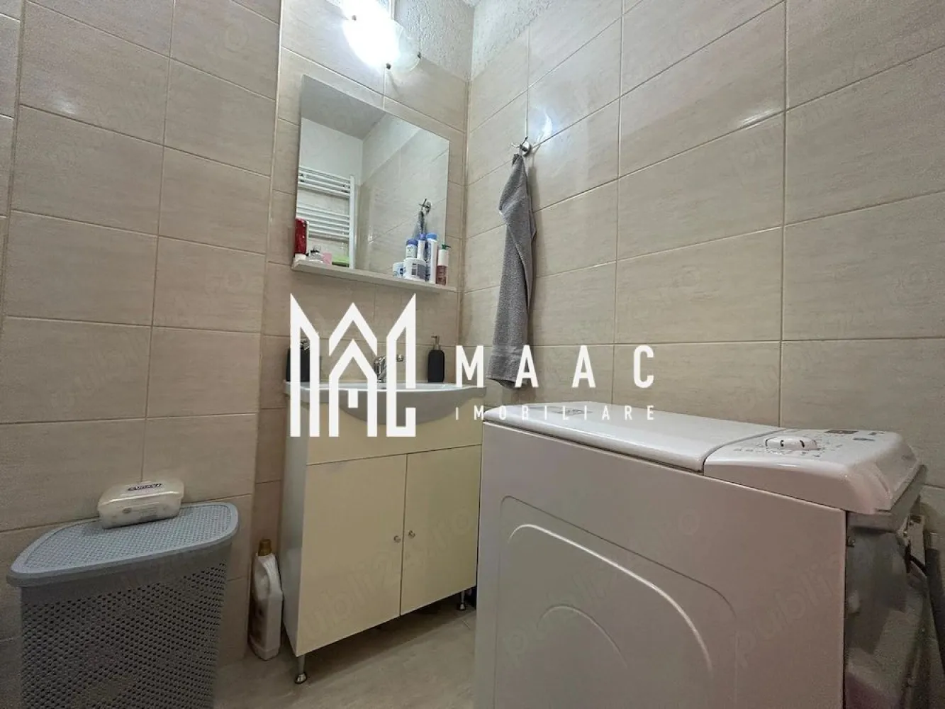 Apartament 2 camere decomandate | 45 mp | Etaj 7 | Doamna Stanca - MAAC Imobiliare vă propune spre vânzare un apartament cu 2 camere decomandate, situat pe strada Doamna Stanca, într-un imobil modern din Sibiu. Caracteristici principale Suprafață utilă: 45,03 mp compartimentare decomandată situat într-un bloc cu 10 etaje imobil prevăzut cu 2 lifturi (pentru confort și siguranță) Avantaje compartimentare eficientă, ideală pentru locuit sau investiție bloc dotat cu două lifturi, asigurând acces facil zonă în dezvoltare, cu acces rapid către puncte de interes Preț: 90.000 € (ușor negociabil) Apartamentul reprezintă o alegere excelentă pentru cei care caută o locuință practică sau o investiție sigură. Pentru mai multe detalii sau pentru programarea unei vizionări, vă rugăm să ne contactați și să menționați ID-ul proprietății: CP3005787. }}