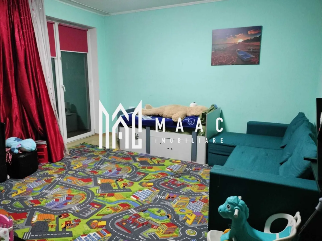 Apartament 2 camere I Decomandat I Balcon I Alma-Turnisor - Se oferă spre vânzare un apartament modern, decomandat, cu o suprafață utilă de 58 mp, situat într-o zonă foarte căutată: Alma – Turnișor. Locuința este complet mobilată și utilată, fiind disponibilă imediat, ideală pentru locuire sau investiție. Caracteristici principale: Suprafață utilă: 58 mp 2 camere decomandate (living + dormitor) Balcon cu acces facil, perfect pentru relaxare Complet mobilat și utilat – gata pentru mutare Disponibil imediat Detalii interioare: Living luminos, cu mobilier modern și acces direct către balcon Dormitor spațios, bine compartimentat, ideal pentru confort Bucătărie complet utilată, cu electrocasnice în stare excelentă Baie modernă, dotată cu toate necesarele Apartament îngrijit, cu finisaje de calitate Avantaje ale zonei Alma – Turnișor: Acces rapid la magazine, supermarketuri, farmacii și stații de autobuz Cartier liniștit, cu parcări și acces facil către zonele principale ale orașului Aproape de școli, grădinițe și puncte de interes Pentru informati si vizionari: ID: CP2813286 }}