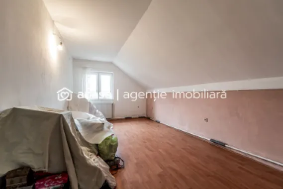 Casă 5 camere Aradul Nou Zona Tabacovici. Teren 360 mp și garaj