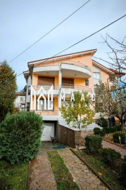 Casa Zona Nord | D+P+1+M | 600mp