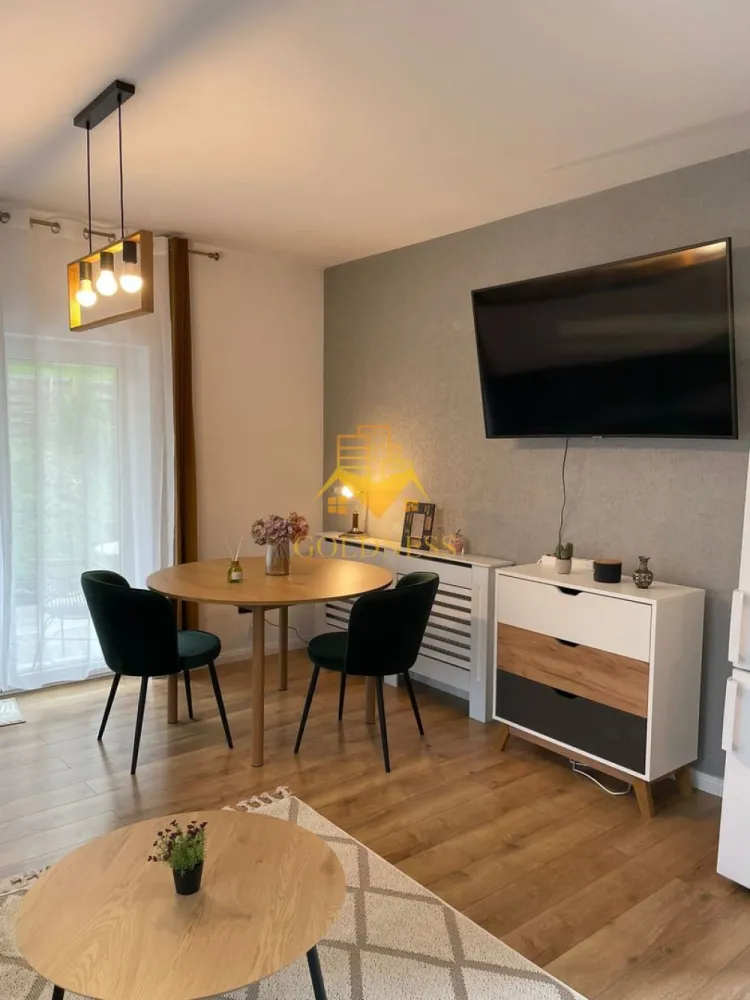 2 camere open space, Modern, Parcare, Zona Lombului, Dambul Rotund