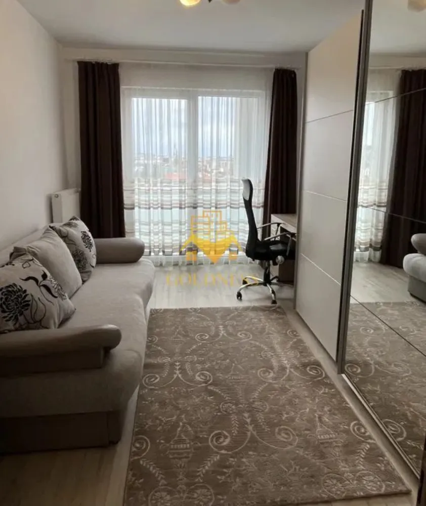 3 Camere Openspace, Parcare, Platinia Mall, UMF, USAMV, Clinicilor,LUX - GOLDNESS Imobiliare vă propune spre închiriere un apartament cu 3 camere complet mobilat și utilat, la etajul 4 într-un imobil de 10 etaje, într-o zona centrala! Apartamentul este situat în cadrul complexului rezidențial Platinia, una dintre cele mai apreciate locații din Cluj-Napoca, datorită poziționării excelente și facilităților premium oferite. Complexul beneficiază de acces rapid către centrul orașului, zone de interes major, restaurante, cafenele și spații comerciale, fiind ideal atât pentru locuit, cât și pentru investiție.Se poate inchiria loc de parcare subteran la pretul de 100E luna! Se află în apropierea stațiilor de transport în comun, magazine, restaurante, spații verzi, farmacii, etc. Apartamentul este compartimentat astfel: - dormitor cu pat matrimonial, dressing, noptiere - dormitor cu canapea extensibila, dressing, birou, iesire pe balcon - living cu bucatarie open space complet utilată și mobilată, canapea extensibilă, loc de servit masa, TV - baie cu dus walk-in, calorifer port prosop și dulap pentru depozitare. - baie cu cada, calorifer port prosop și dulap pentru depozitare. - balcon 6 mp. Imobilul este dotat cu toate cele necesare- centrală proprie, frigider, aragaz, hotă, mașină de spălat haine, etc. Dacă sunteți interesați de acest apartament și doriți să îl vizionați, dar și pentru alte oferte nu ezitați să ne contactați telefonic sau prin e-mail. Vă stăm la dispoziție! Pentru intermediere se percepe un comision de 50% din prețul chiriei! }}
