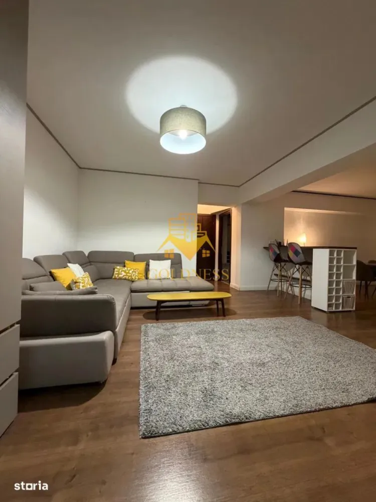 2 Camere Openspace, Plopilor, Parcare, Semiluna, Lukoil,Bloc nou. - GOLDNESS Imobiliare vă propune spre închiriere un apartament cu 2 camere complet mobilat și utilat, la etajul 1 într-un imobil de 10 etaje, în Cartierul . Parcare subterana 50E lunar! Se află în apropierea stațiilor de transport în comun, magazine, restaurante, spații verzi, farmacii, etc. Apartamentul este compartimentat astfel: - dormitor cu pat matrimonial, dressing, noptiere - living cu bucatarie open space complet utilată și mobilată, canapea extensibilă, loc de servit masa - baie cu cada, calorifer port prosop și dulap pentru depozitare. - terasa de 20 mp. Imobilul este dotat cu toate cele necesare- centrală proprie, frigider, aragaz, hotă, mașină de spălat haine, etc. Dacă sunteți interesați de acest apartament și doriți să îl vizionați, dar și pentru alte oferte nu ezitați să ne contactați telefonic sau prin e-mail. Vă stăm la dispoziție! Pentru intermediere se percepe un comision de 50% din prețul chiriei! }}