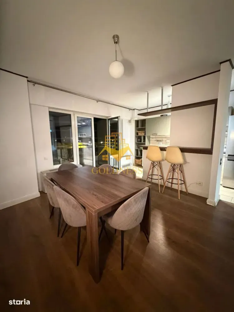 2 Camere Openspace, Plopilor, Parcare, Semiluna, Lukoil,Bloc nou. - GOLDNESS Imobiliare vă propune spre închiriere un apartament cu 2 camere complet mobilat și utilat, la etajul 1 într-un imobil de 10 etaje, în Cartierul . Parcare subterana 50E lunar! Se află în apropierea stațiilor de transport în comun, magazine, restaurante, spații verzi, farmacii, etc. Apartamentul este compartimentat astfel: - dormitor cu pat matrimonial, dressing, noptiere - living cu bucatarie open space complet utilată și mobilată, canapea extensibilă, loc de servit masa - baie cu cada, calorifer port prosop și dulap pentru depozitare. - terasa de 20 mp. Imobilul este dotat cu toate cele necesare- centrală proprie, frigider, aragaz, hotă, mașină de spălat haine, etc. Dacă sunteți interesați de acest apartament și doriți să îl vizionați, dar și pentru alte oferte nu ezitați să ne contactați telefonic sau prin e-mail. Vă stăm la dispoziție! Pentru intermediere se percepe un comision de 50% din prețul chiriei! }}