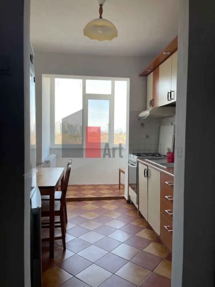 3 camere vizavi de parcul Plumbuita