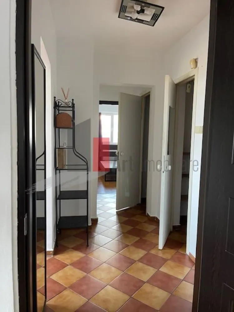 3 camere vizavi de parcul Plumbuita
