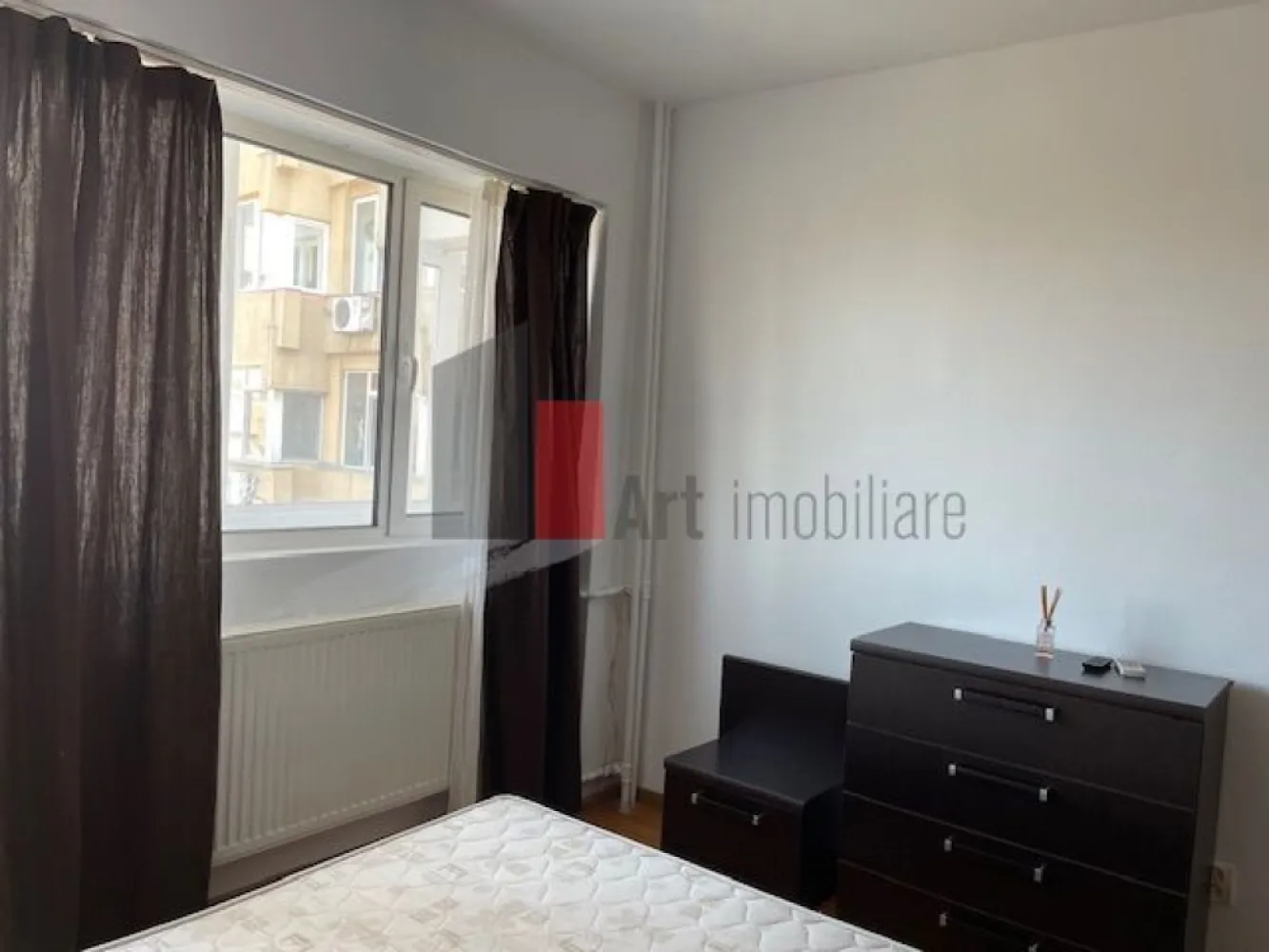 3 camere vizavi de parcul Plumbuita