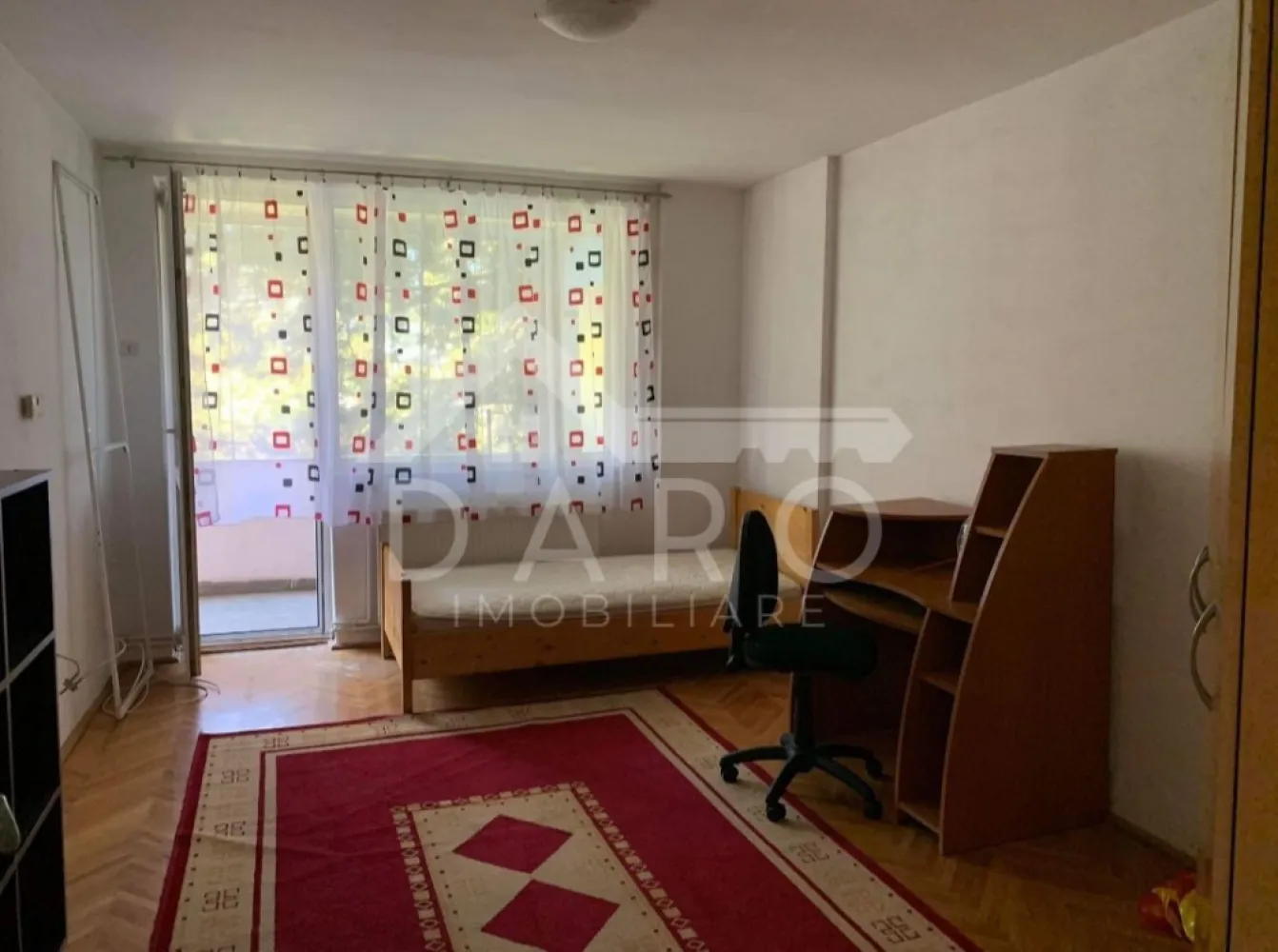 🏡 Apartament 2 camere decomandat – Cornișa, lângă UMF | 450 €/lună 🎓 - 🏡 Apartament 2 camere decomandat – Cornișa, lângă UMF | 450 €/lună 🎓 ✨ Cauți un apartament într-o zonă liniștită, dar aproape de tot ce contează? Acesta poate fi eact ce îți trebuie! 📍 Locație: Cornișa – Aleea Cornișa 🏢 Etaj: 3 💰 Chirie: 450 €/lună 🛏️ Compartimentare decomandată 🔑 Detalii apartament: 🛋️ 2 camere separate 🍽️ Bucătărie 🛁 Baie 🧺 Cămară 🌿 Terasă ✔️ Apartament renovat ✔️ Zonă liniștită ✔️ La câteva minute de UMF și Spitalul Județean 💡 Ideal pentru studenți, medici rezidenți sau cupluri 📞 Pentru detalii și vizionări: 0749 535 729 👩‍💼 Coman Maria – Daro Imobiliare 💭 Te gândești să-ți cumperi propriul apartament? Prin Kiwi Finance beneficiezi de: ✔️ analiză GRATUITĂ a eligibilității ✔️ acces la oferte de la peste 12 bănci ✔️ negocierea dobânzii în favoarea ta ✔️ suport complet până la semnare }}