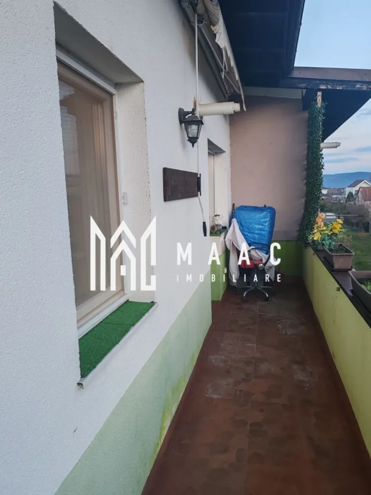 Apartament 3 camere | 54 Mp | Zona Selimbar - MAAC Imobiliare vă propune spre vânzare un apartament deosebit, situat în Șelimbăr, pe strada Pictor Brana. Imobilul are o suprafață utilă de 54 mp și dispune de balcon, oferind un spațiu suplimentar ideal pentru relaxare. Apartamentul se vinde complet mobilat și utilat, fiind pregătit pentru a fi locuit imediat. Localizarea este excelentă – în apropierea mall-ului, magazinelor și altor puncte de interes, la doar 5 minute de municipiul Sibiu. Pentru informații suplimentare și programarea unei vizionări, vă rugăm să ne contactați menționând ID:CP2813096 }}