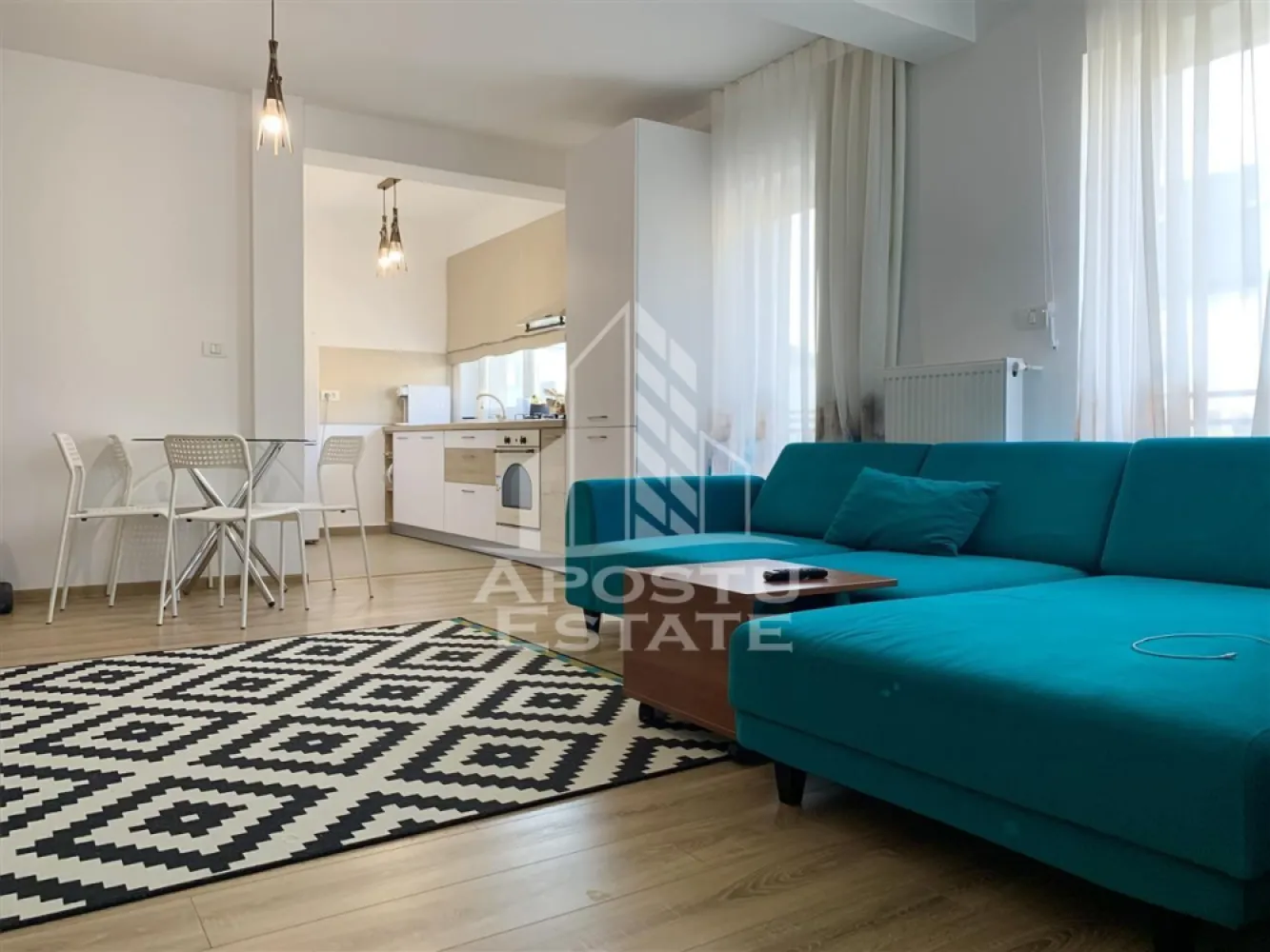 Apartament de vanzare cu 2 camere, la etajul intai, Calea Urseni - APOSTU ESTATE va propune spre vanzare un apartament modern cu 2 camere, situat pe Calea Urseni, intr-o zona linistita si apreciata, cu acces facil catre oras si principalele puncte de interes.

Apartamentul este amplasat la etajul intai al unui imobil cu regim de inaltime P+2E.

Locuinta dispune de o suprafata utila de 55 mp, la care se adauga o terasa, ideala pentru momentele de relaxare.

Compartimentarea este eficienta si bine gandita pentru confortul zilnic:

Living deschis cu bucataria si locul de luat masa;
Dormitor;
Baie cu cada;
Terasa;

Apartamentul se vinde complet mobilat si utilat, fiind pregatit pentru mutare imediata, fara investitii suplimentare.

Agentia imobiliara Apostu Estate ofera consultatii si solutii financiare prin colaboratorii nostri.

Proprietatea reprezinta o alegere excelenta atat pentru locuit, cat si pentru investitie, datorita compartimentarii practice si amplasarii intr-o zona aflata in continua dezvoltare.

Pentru mai multe detalii sau pentru a programa o vizionare, va stam cu drag la dispozitie!
CP3217194