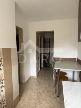 Apartament 2 camere decomandat, zona Aleea Cornisa