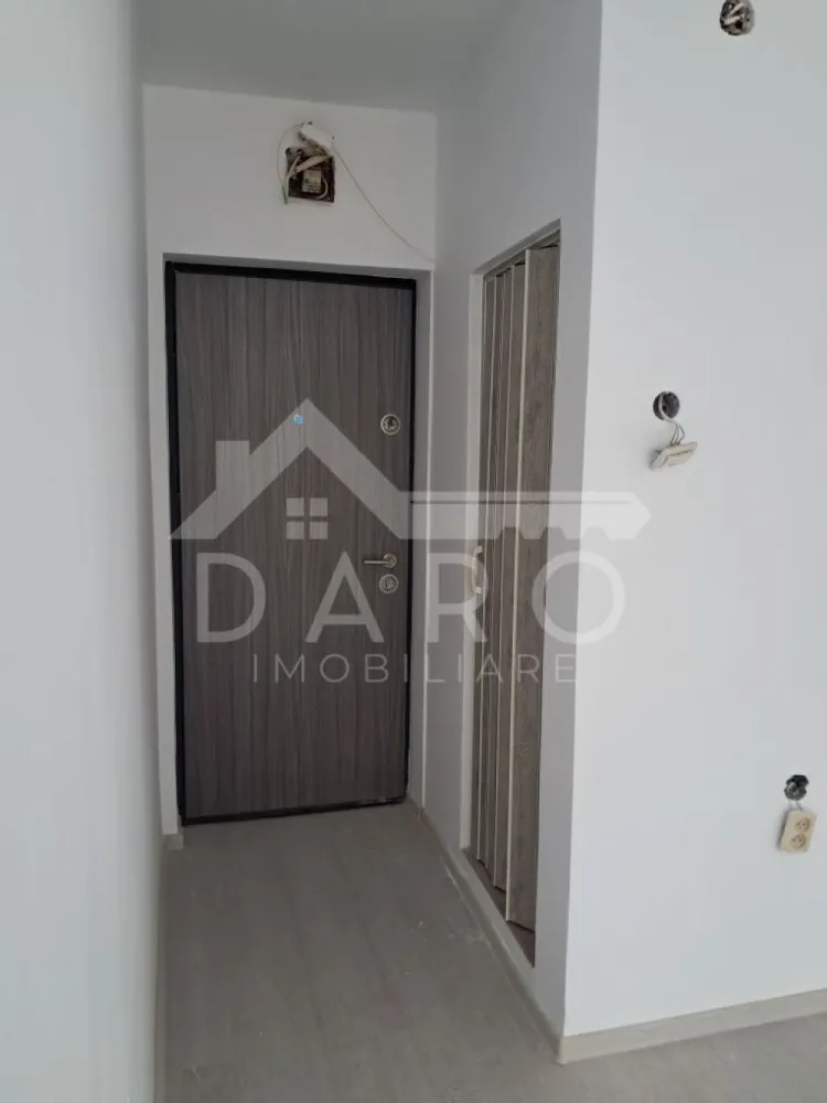 🏡 Garsonieră renovată – Etaj 2 | 25.500 € ✨ - 🏡 Garsonieră renovată – Etaj 2 | 25.500 € ✨ 💡 Oportunitate excelentă pentru investiție sau locuință proprie! 📍 Locație: Târgu Mureș 📐 Suprafață: 13 mp 🏢 Etaj: 2 din 4 💰 Preț: 25.500 € 🔑 Detalii garsonieră: 🛏️ Spațiu eficient compartimentat 🛁 Baie (se predă complet utilată) ✔️ Renovată complet ✔️ Parchet nou + izolație ✔️ Instalație electrică îmbunătățită ✔️ Tablou electric nou ✔️ Geam termopan ✔️ Ușă metalică 🛁 Baie utilată (inclus în preț): WC nou Lavoar + baterie Oglindă ☀️ Luminoasă, poziționare foarte bună 💡 Ideală pentru închiriere rapidă sau locuit, cu investiție mică 📞 Pentru detalii și vizionări: 0749 535 729 👩‍💼 Coman Maria – Daro Imobiliare 💭 Vrei să o cumperi prin credit? Prin Kiwi Finance beneficiezi de: ✔️ analiză GRATUITĂ a eligibilității ✔️ acces la oferte de la peste 12 bănci ✔️ negocierea dobânzii în favoarea ta ✔️ suport complet până la semnare }}