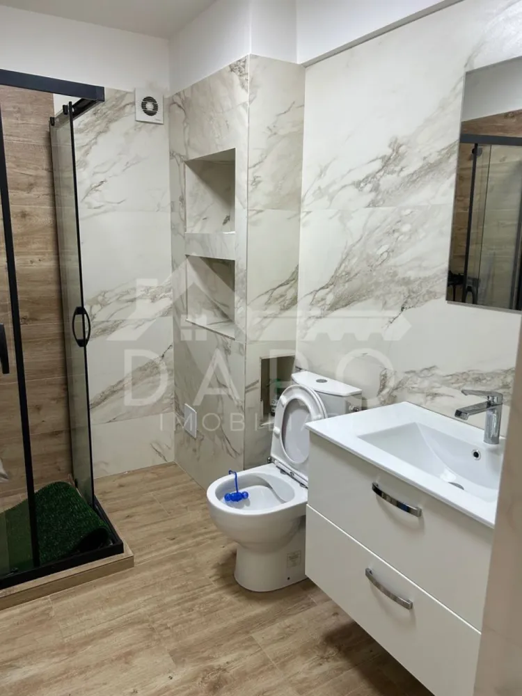 🏡 Apartament 2 camere – Ama Residence | Grădină | Parcare |400 €/lună - 🏡 Apartament 2 camere – Ama Residence | Grădină | Parcare | 400 €/lună 🌿 ✨ Cauți un apartament nou, spațios, cu grădină proprie? Acesta este exact ce îți trebuie! 📍 Locație: Târgu Mureș – Ama Residence 📐 Suprafață: 56 mp + grădină 30 mp 🏢 Etaj: Parter 💰 Chirie: 400 €/lună 🔑 Compartimentare: 🛋️ Living 🛏️ Dormitor 🍽️ Bucătărie 🛁 Baie 🚪 Hol 🌿 Bonusuri care fac diferența: grădină proprie de 30 mp 🌳 loc de parcare acoperit 🚗 boxă pentru depozitare 📦 ✔️ Construcție nouă – 2024 ✔️ Apartament spațios ✔️ Parțial mobilat 💡 Ideal atât pentru locuit, cât și pentru activități comerciale (contabilitate, salon, cabinet etc.) 📞 Pentru detalii și vizionări: 0749 535 729 👩‍💼 Coman Maria – Daro Imobiliare 💭 Te gândești să-ți cumperi propriul apartament? Prin Kiwi Finance beneficiezi de: ✔️ analiză GRATUITĂ a eligibilității ✔️ acces la oferte de la peste 12 bănci ✔️ negocierea dobânzii în favoarea ta ✔️ suport complet până la semnare }}