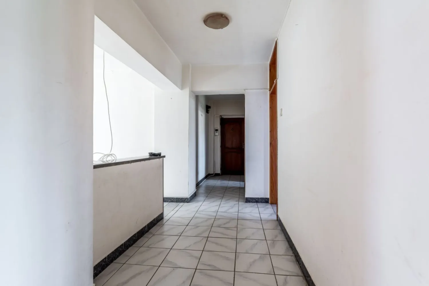 Apartament 4 camere | Bloc Z27 | Calea Aurel Vlaicu - Cauți un apartament spațios pe care să îl amenajezi exact așa cum îți dorești? Acest apartament cu 4 camere, situat în blocul Z27, vizavi de Biserica Catolică, poate fi alegerea potrivită.

✔️ 124 mp suprafață construită
✔️ Compartimentare decomandată
✔️ Etaj 3 din 8, bloc cu lift
✔️ 2 băi și bucătărie generoasă
✔️ Vedere pe ambele părți ale blocului
✔️ Necesită renovare – ideal pentru personalizare după propriul gust

Poziționat într-o zonă apreciată, cu acces rapid la magazine, școli, mijloace de transport și toate facilitățile necesare.

📞 Andreea Szuchanszki – Consultant Imobiliar
0742 267 773 | Telefon / WhatsApp