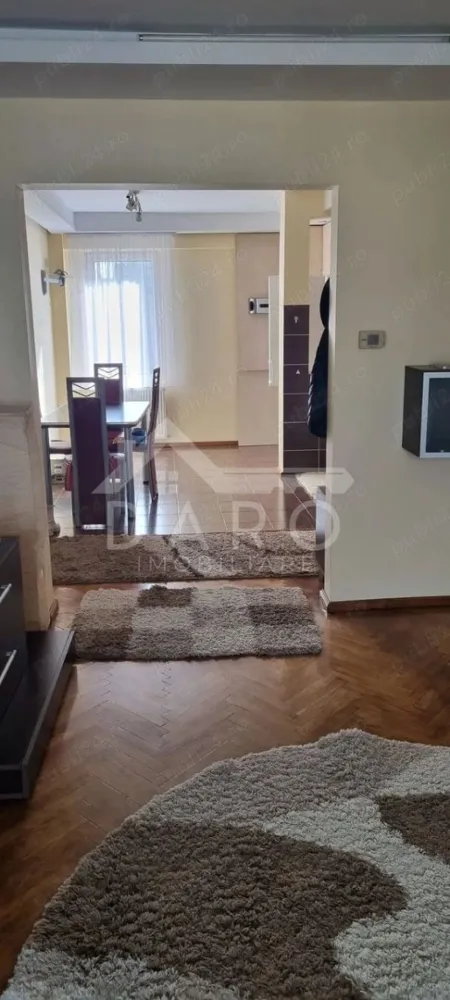 Inchiriez apartament cu 3 camere in Tudor, modificat si amenajat complet mobilat.