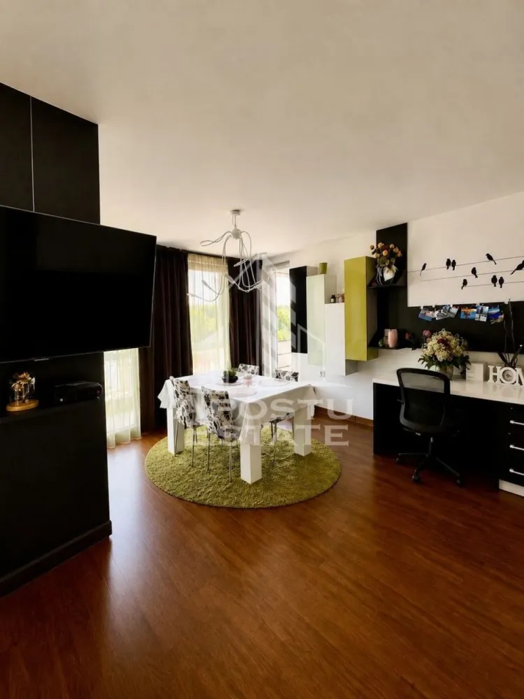 Apartament 2 camere de vanzare, zona Modern, Timisoara - APOSTU ESTATE va propune spre vanzare un apartament cu 2 camere, decomandat, situat la etajul 2 al unui imobil cu regim de inaltime D+P+2E+M, construit in 2008.
Suprafata utila de 63 mp, la care se adauga un balcon.
Locuinta beneficiaza de centrala termica proprie cu calorifere.
Blocul dispune de curte comuna, amenajata ca parcare dar si un spatiu pentru relaxare in aer liber.
Zona este linistita, ideala pentru locuit sau investitie. Acces facil la mijloace de transport in comun, scoli, magazine si alte puncte de interes, Arena Aqua Sport la 4 min de mers pe jos, OMV la 4 min cu masina, Piața Badea Cartan la 7 min cu masina, Scoala gen.21 la 6 min cu masina, Iulius Mall la 12 min cu masina
Caracteristici principale:
- 2 camere 
- etaj 2/3
- Suprafata: 63 mp + balcon 
- Centrala termica 
- Bloc construit in 2008
- Se vinde complet mobilat cum se vede in poze 
Locuința este luminoasă, bine întreținută și oferă un spațiu generos pentru o persoană, un cuplu sau o familie tânără.
Agentia imobiliara Apostu Estate va ofera consultanta bancara gratuita prin intermediul colaboratorilor nostri pentru alegerea celui mai potrivit tip de credit, astfel incat tu sa devi noul proprietar al acestui apartament.
Va asteptam cu drag la o vizionare!
Id Intern CP3215256