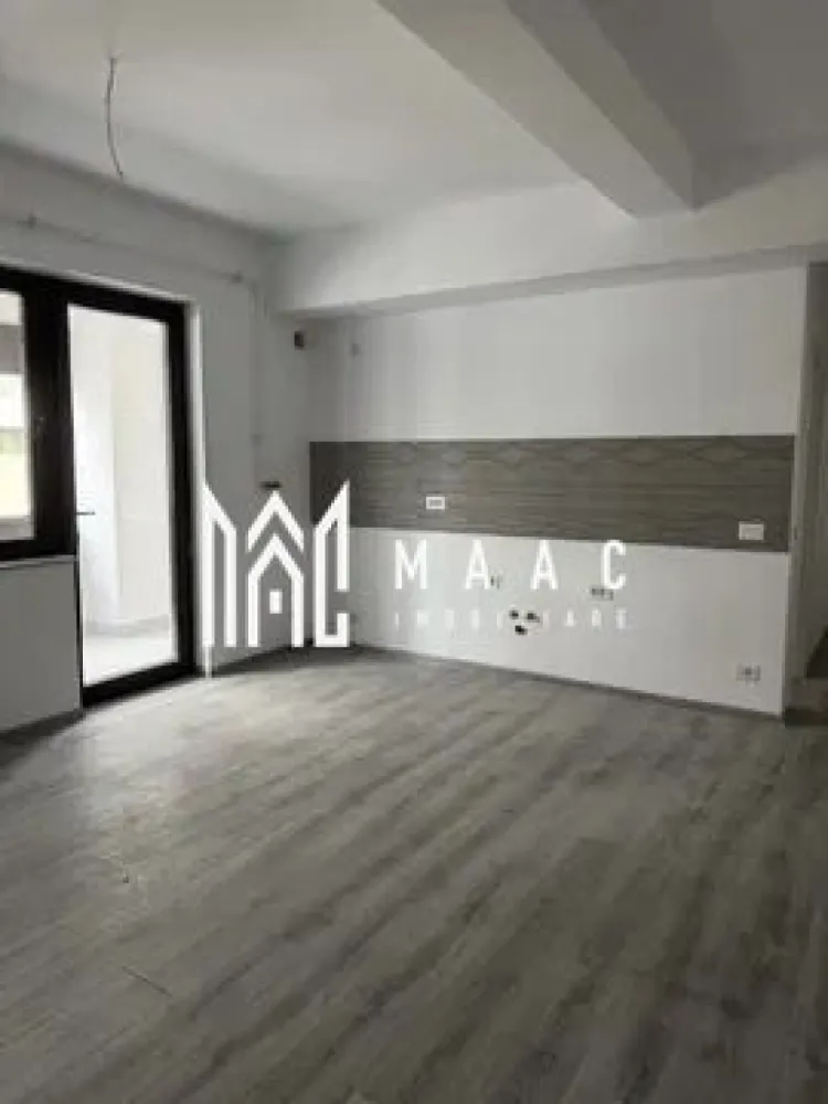 Apartament 3 camere decomandat | Ostroveni | 87 mp, INTABULAT - Apartament de vânzare cu 3 camere decomandat în zona Ostroveni din Râmnicu Vâlcea, cu 87 mp utili, 2 băi și balcon închis, într-un imobil nou INTABULAT.

Detalii proprietate:
• Suprafață utilă: 87 mp
• Compartimentare: living, 2 dormitoare, bucătărie, 2 băi, hol și balcon
• Poziționat la demisol înalt, într-un bloc cu 4 etaje
• Imobil finalizat în 2026, cu structură din cărămidă
• Stare interioară: ultrafinisat
• Apartament recepționat și INTABULAT
• Contractul final de vânzare poate fi încheiat imediat

Proprietatea este situată în Ostroveni, Râmnicu Vâlcea, într-un ansamblu rezidențial nou. Balconul închis adaugă spațiu suplimentar de utilizare, iar configurația cu 3 camere și 2 băi susține o organizare clară a zonei de zi și a zonei de odihnă.

Cod anunț CP3216788. Contactați echipa MAAC Imobiliare pentru detalii suplimentare și programarea unei vizionări.

Conținut optimizat cu AI, aprobat de agent uman.