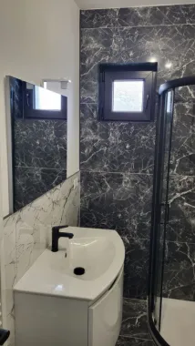 De inchiriat apartament cu 2 camere la Papadie, etaj 3, renovat, 550 E
