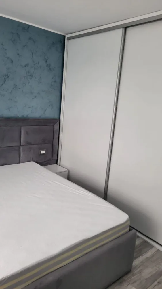 De inchiriat apartament cu 2 camere la Papadie, etaj 3, renovat, 550 E