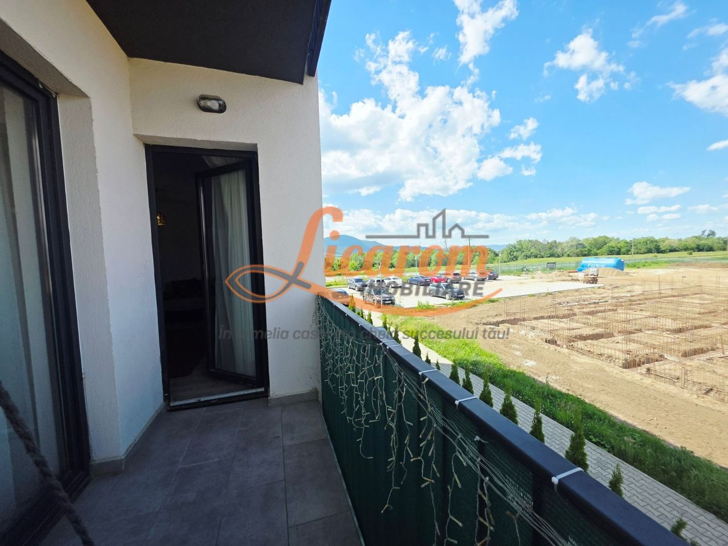 Apartament 2 camere, mobilat, lift, parcare, animale,Cristian BV