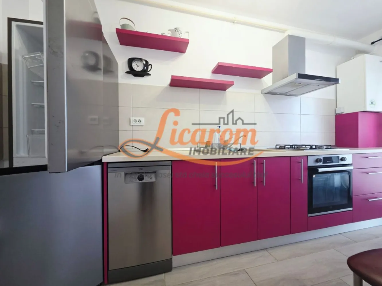 Apartament 2 camere, mobilat, lift, parcare, animale,Cristian BV