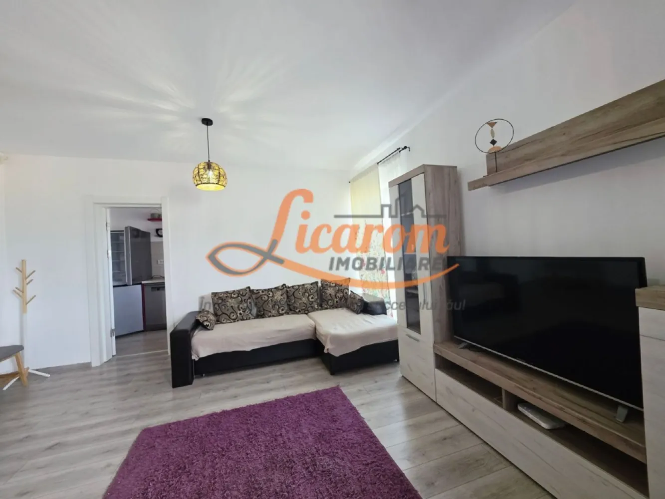 Apartament 2 camere, mobilat, lift, parcare, animale,Cristian BV
