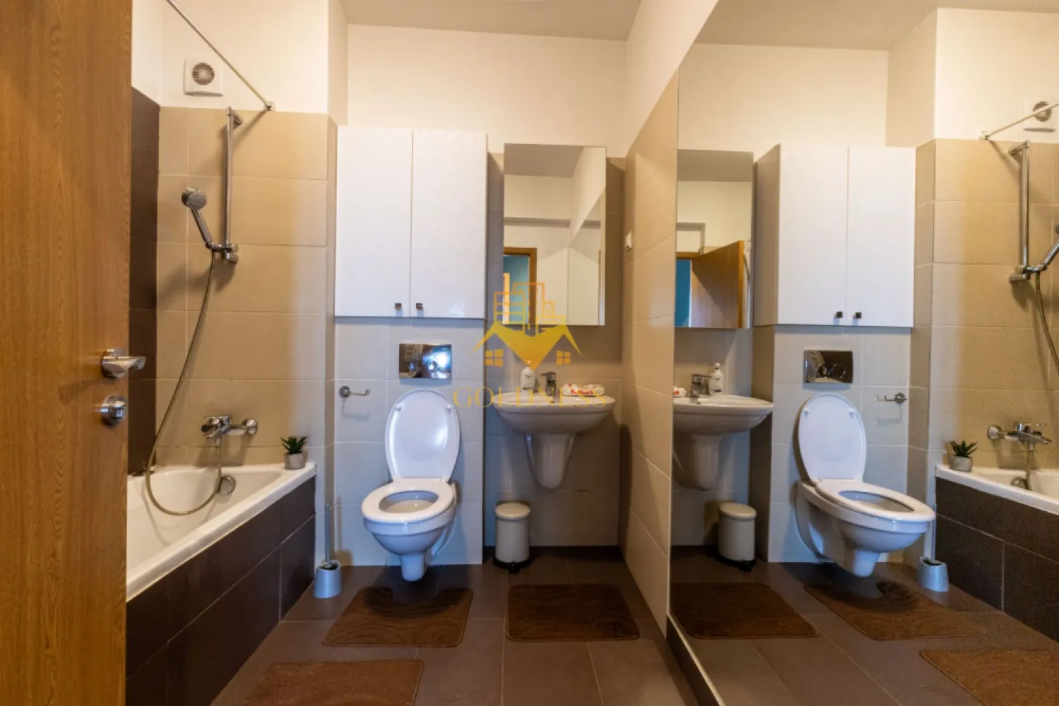 2 camere, modern, bloc nou, garaj, Europa Zona Calea Turzii, Toyota - GOLDNESS Imobiliare vă propune spre închiriere un apartament cu 2 camere complet mobilat și utilat, la etajul 4 într-un imobil de 8 etaje, în Cartierul Europa. Se poate inchiria parcare subterana contra cost cu 50 euro! Se află în apropierea stațiilor de transport în comun, magazine, restaurante, spații verzi, farmacii, etc. Apartamentul este compartimentat astfel: - dormitor cu pat matrimonial, dressing, noptiere - living cu canapea extensibila, spatiu pentru depozitare, masuta pentru cafea, TV - bucatarie complet mobilata, utilata, loc de luat masa - baie cu cada, calorifer port prosop și dulap pentru depozitare. - terasa de 10 mp. Imobilul este dotat cu toate cele necesare- centrală proprie, frigider, aragaz, hotă, mașină de spălat haine, etc. Dacă sunteți interesați de acest apartament și doriți să îl vizionați, dar și pentru alte oferte nu ezitați să ne contactați telefonic sau prin e-mail. Vă stăm la dispoziție! Pentru intermediere se percepe un comision de 50% din prețul chiriei! }}