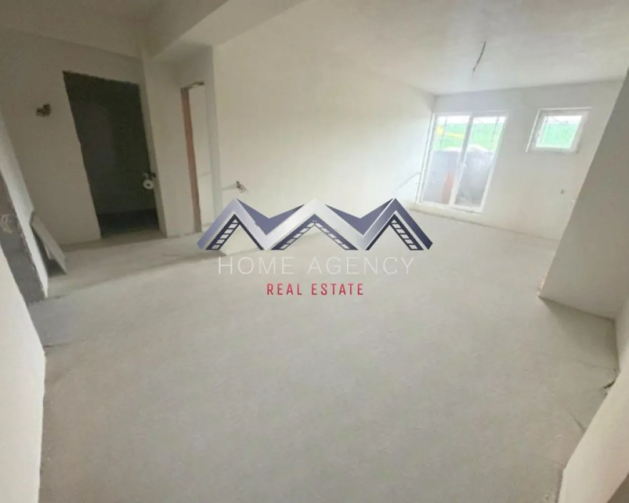 Apartament 2 camere Otopeni | preț final - Descoperă un apartament cu 2 camere foarte spațios, situat într-un ansamblu rezidențial nou din Otopeni — ideal pentru locuit sau investiție, cu acces rapid spre București, Aeroport Henri Coandă, Centură, precum și spre toate zonele de interes. Apartamentul este foarte luminos, iar compartimentarea este foarte funcțională: zonă de zi open-space foarte generoasă, hol compact dar eficient, plus acces spre balcon din ambele camere – atât din living, cât și din dormitor. Apartamentul se predă "la gata", cu finisaje moderne, baie complet echipată (gresie, faianță, obiecte sanitare) și centrală termică proprie. Avantaje cheie: - Apartament foarte spațios și ușor de amenajat - Finisaje complete, baie utilată, centrală proprie – predare la cheie, racordat la toate utilitățile publice - Comision 0% – achiziție direct de la dezvoltator - 1 loc de parcare inclus - Poziționare excelentă în Otopeni, cu acces rapid la DN1, Aeroportul Henri Coandă, centre comerciale și mijloace de transport Prețul afișat este final, include TVA, comision 0. 📞 Contactează-ne pentru planurile detaliate ale celor două variante, pentru a programa o vizită pe șantier sau pentru consultanță personalizată. Suntem aici să te ajutăm să alegi locuința care ți se potrivește perfect! }}